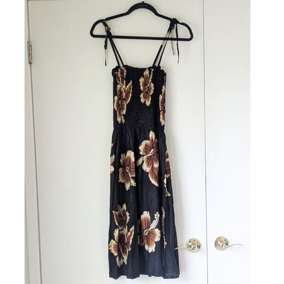 Paraside Lahaina Dresses & Skirts - Paraside Lahaina Dress with Hibiscus flowers